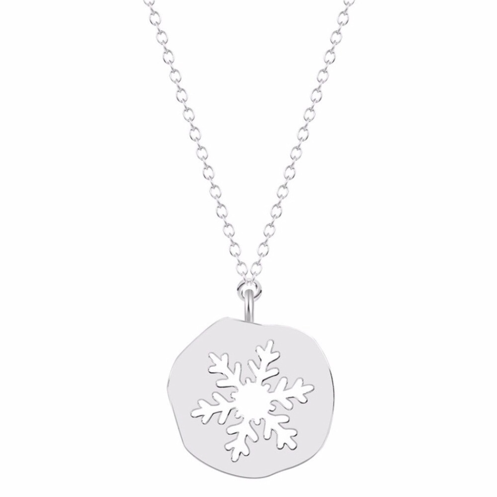 NWT Silver Snowflake Cutout Necklace